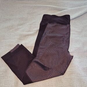 Under Armour Cropped Purple Leggings